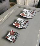 Set de 3 assiettes décoratives peintes à la main carrées