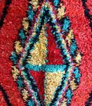 Grand tapis boucherouite berbère tissé main au Maroc