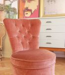 Fauteuil crapaud velours vintage rose poudré 1950's