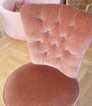 Fauteuil crapaud velours vintage rose poudré 1950's
