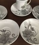 Délicat service à café en porcelaine
