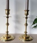 Paire de bougeoirs en laiton