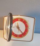 pendule Jaz vintage en bakélite blanche et rouge 