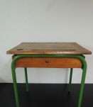 Pupitre d'école maternelle