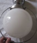 Suspension monte et baisse globe opaline blanche 
