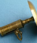 bougeoir ancien avec poussoir en laiton , vintage