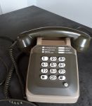 Téléphone vintage à clavier Marron et Kaki