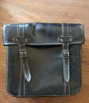 Sacoche cuir et carton vintage