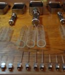 Lot de seringues en métal et verre