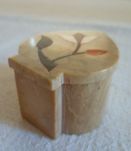 Boite stéatite, incrustée nacre Inde