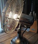 Lampe ventilateur en acier vintage.