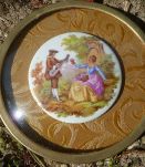cadres avec medaillon en porcelaine de Limoges