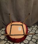 chaise moumoute rouge foncé Pelfran en très bon état