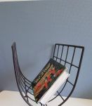 porte-revues pliant ancien en métal plein noir