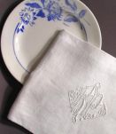 2 Serviettes de Table Brodées Monogramme R.P Français