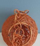 suspension boule orange corde et rotin vintage Audoux Minet 