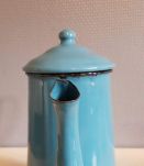 cafetière émaillée bleu clair vintage