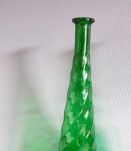 lot de 2 bouteilles carafes vertes dont 1 torsadée vintage