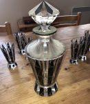 Service à liqueur. Carafe et 6 verres assortis