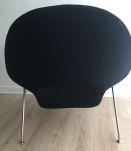 Fauteuil coque design et son Ottoman