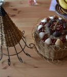 Paniers en osier et coquillages vintage