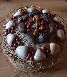 Paniers en osier et coquillages vintage