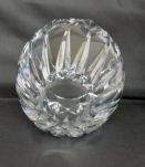 Vase en cristal taillé Haut. 18 cm dia 16 cm petites rayures