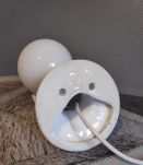 applique main en céramique blanche avec globe opaline blanc