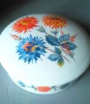 Boite ronde en porcelaine de Limoges 