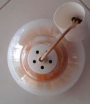 Opaline blanche / marron clair années  50/60