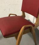 MAURICE PRÉ  Paire de chaises en orme. 