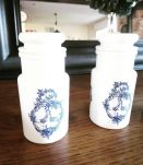 Pots apothicaires en opaline 
