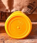 Deux pots à lait en plastique (POLA)