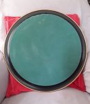 Plateau rond en tôle peinte avec décor bouquet de fleurs