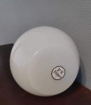 carafe blanche opaline avec bouchon rond