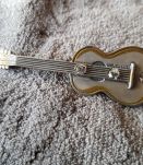 broche violon plaquée argent