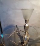 petite lampe de chevet art deco   en regule patiné or 