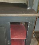 Bibliothèque patinée noir . En 2 corps. Portes coulissantes 