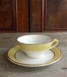 6 tasses à café et leurs soucoupes en céramique (