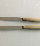 2 couteaux   en Bakélité ’´Joyeuse ´´