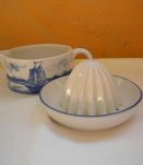 joli presse-citrons vintage en porcelaine