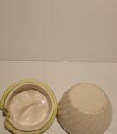 Sucrier céramique décor à la barbotine prunes, sans marque