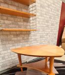 table scandinave pieds fuseau tres bonne stabilité; trace d 