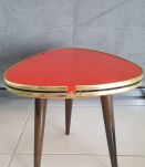 Porte plante,guéridon vintage triangulaire rouge,tripode