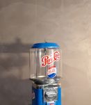 Distributeur chewing gum et bonbon en acier. Style vintage, 