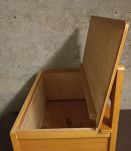 Coffre-banc en bois et rotin des années 60-70