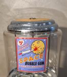 Distributeur chewing gum et bonbon en acier. Style vintage, 