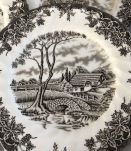 4 assiettes à pain en porcelaine anglaise