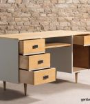 Bureau de ministre disposant de 4 tiroirs et d'un caisson, e
