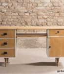 Bureau de ministre disposant de 4 tiroirs et d'un caisson, e